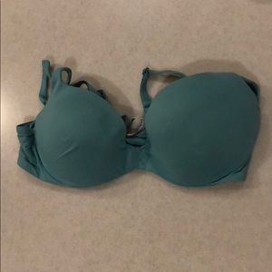 Body by Victoria’s Secret bra.